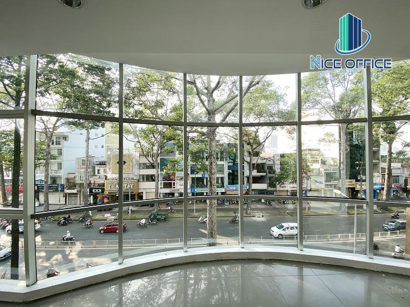 View đường Trần Hưng Đạo từ tầng 2 tòa nhà TKT Building quận 1