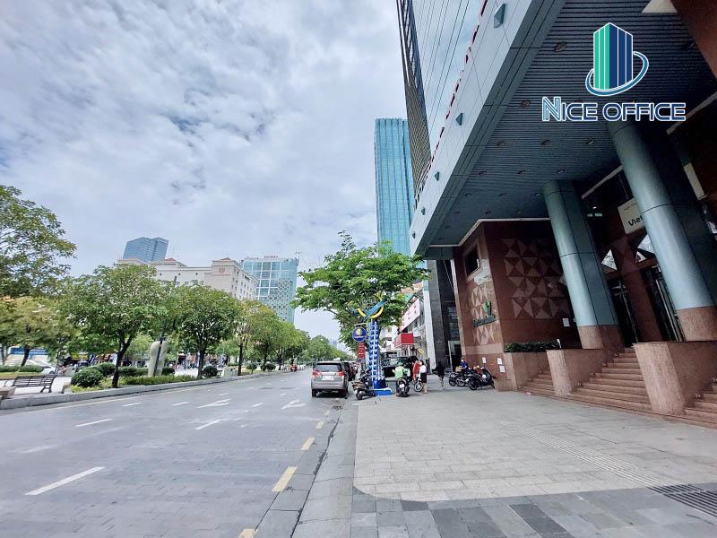 Đường Nguyễn Huệ phía trước tòa nhà VTP Building