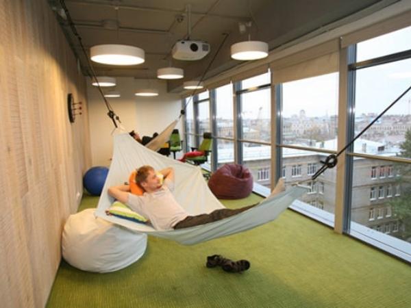 văn phòng Google với không gian nghỉ ngơi và view ngắm thành phố