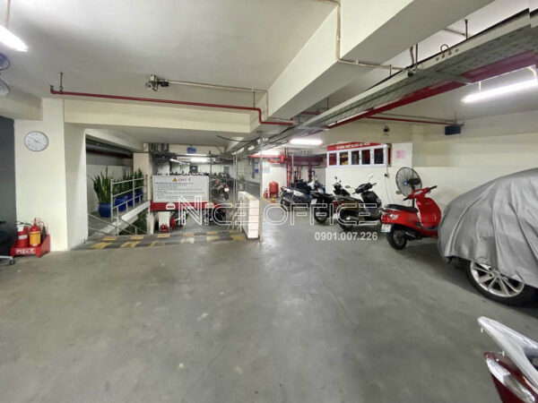 Hầm xe tại Intan Building