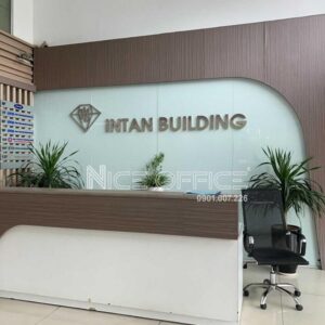 Lễ tân tại tòa nhà Intan Building