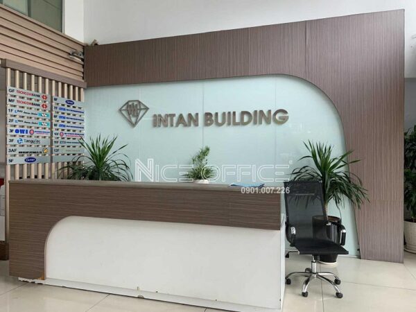 Lễ tân tại tòa nhà Intan Building