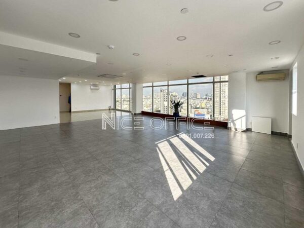 Mặt bằng trống cho thuê view thông thoáng tại tòa nhà Intan Building