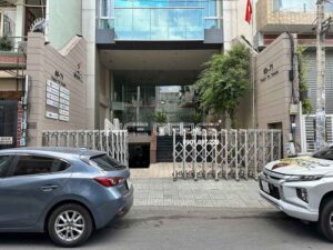 Mặt tiền tòa nhà Ý Bản Building