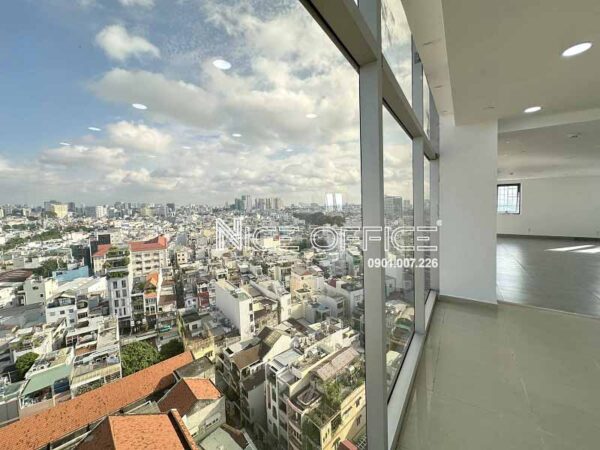 View nhìn từ tầng 11 tòa nhà Intan Building