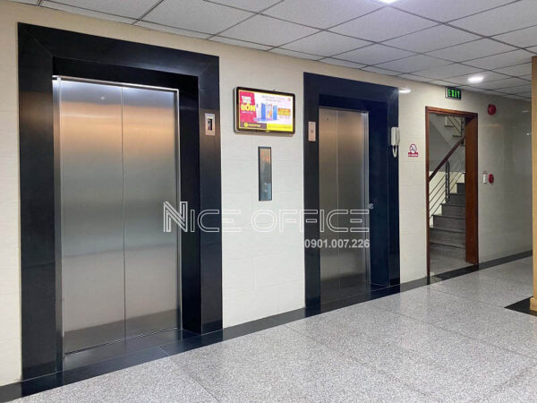 hai thang máy tại tòa nhà Kicotrans Building Bạch Đằng