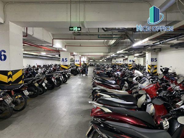 Hầm xe rộng rãi tại tòa nhà Hà Đô Airport Building