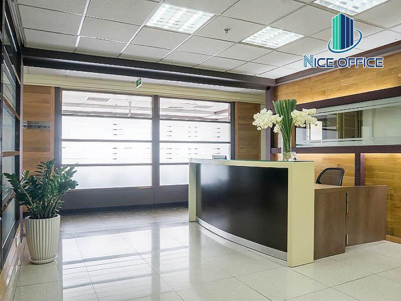 Khu vực lễ tân tại văn phòng trọn gói TNR Tower