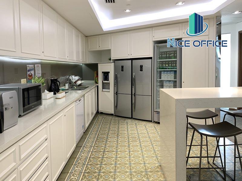Khu vực pantry tại văn phòng trọn gói Bitexco - Tầng 16