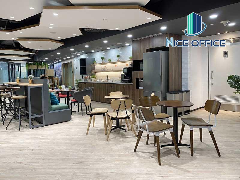 Khu vực pantry tại văn phòng trọn gói Bitexco - Tầng 16