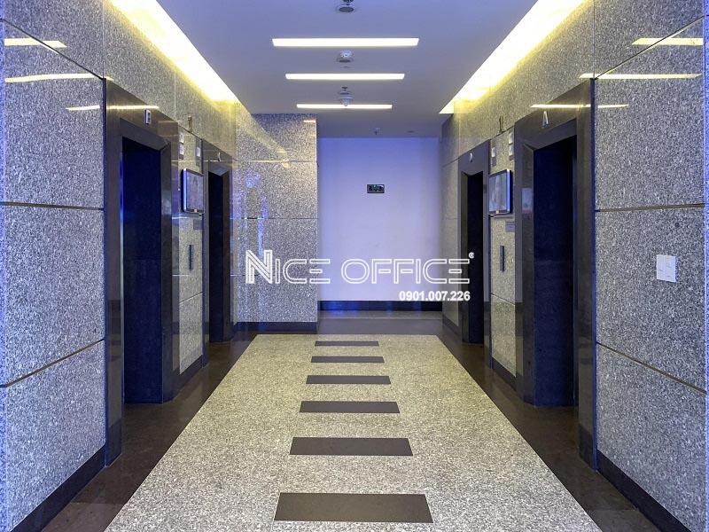 khu-vuc-thang-may-tai-toa-nha-hm-town