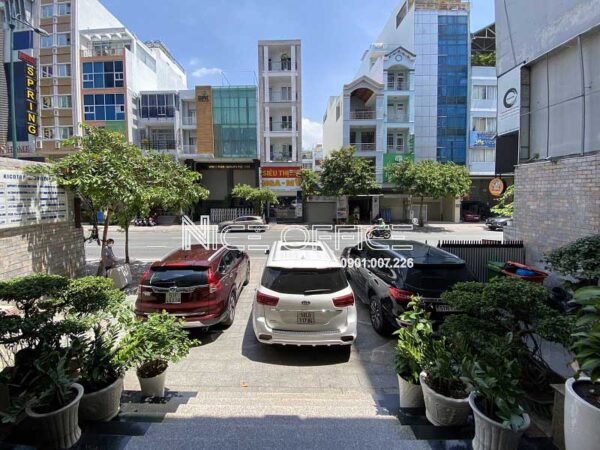 Khuôn viên phía trước tòa nhà Kicotrans Building Bạch Đằng