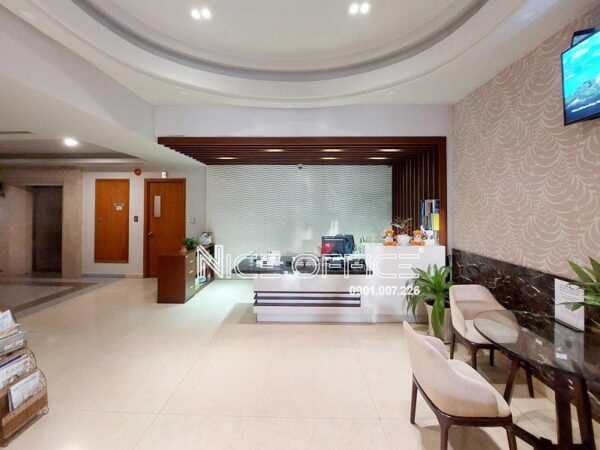 Lê tân tại tòa nhà WMC Tower