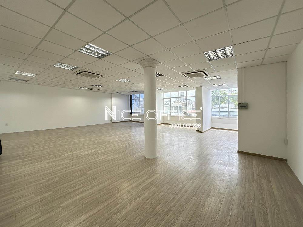 mat-bang-trong-cho-thue-tai-toa-nha-deli-office (2)