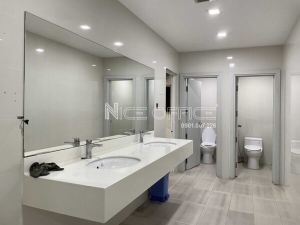 Nhà vệ sinh tại mỗi tầng tòa nhà City View Building