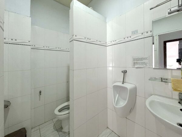 Nhà vệ sinh tại mỗi tầng