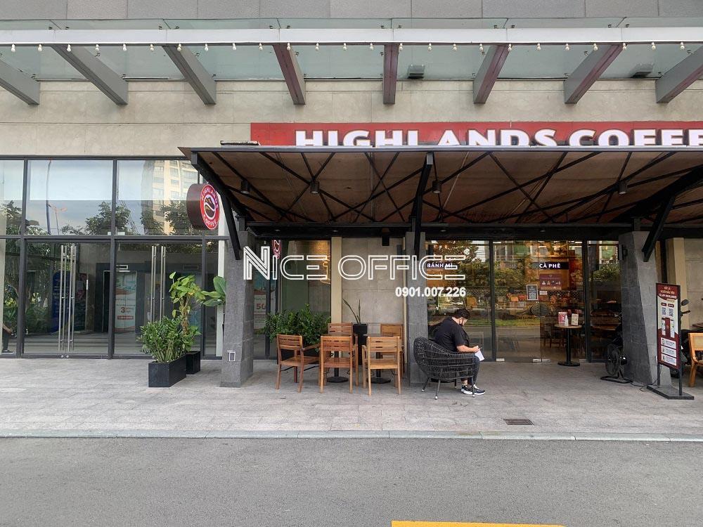 tien-ich-highlands-coffee-tai-tang-tret-toa-nha-metrolink-an-phu