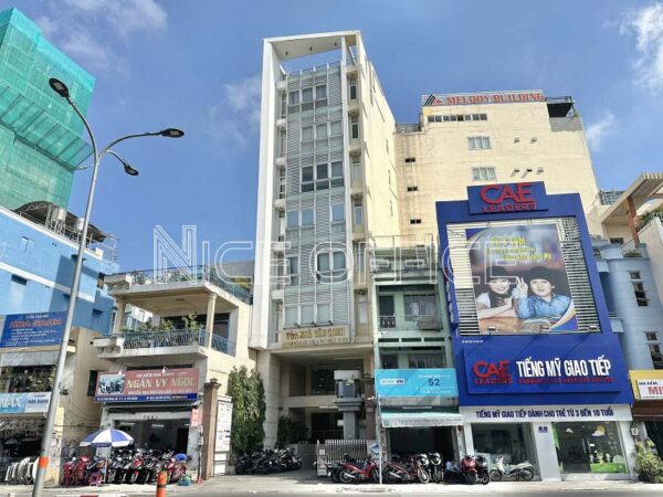 Tòa nhà Văn Oanh Building đường Phan Đăng Lưu, quận Phú Nhuận
