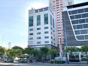 Toàn cảnh tòa nhà Central Garden Building trên trục đường Võ Văn Kiệt, Quận 1