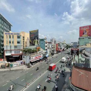View đường Hoàng Văn Thụ nhìn từ tầng 3 tòa nhà Deli Office