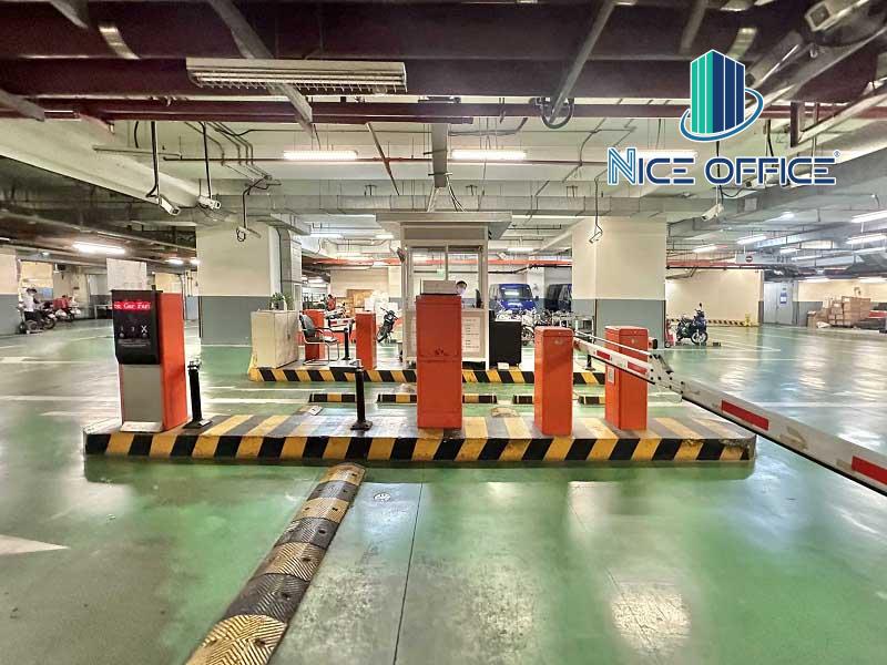 Cổng ra vào hầm xe dùng thẻ tự động