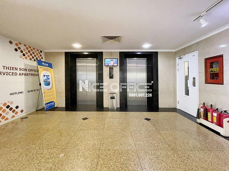 hai-thang-may-tai-toa-nha-thien-son-building-quan-3