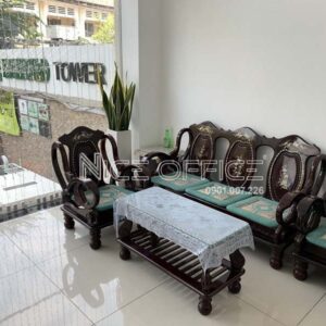 Khu vực tiếp khách tại tầng trệt tòa nhà Emerald Tower