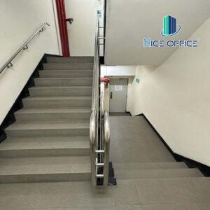 Lối thang bộ tại tòa nhà Saigon Times Square