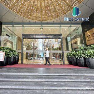 Lối vào tòa nhà Saigon Times Square