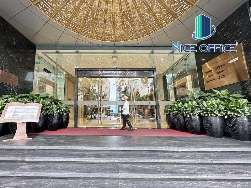 Lối vào tòa nhà Saigon Times Square