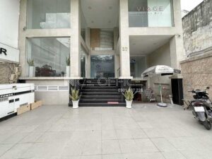 Mặt tiền tòa nhà Emerald Tower đường Huỳnh Tịnh Của, quận 3