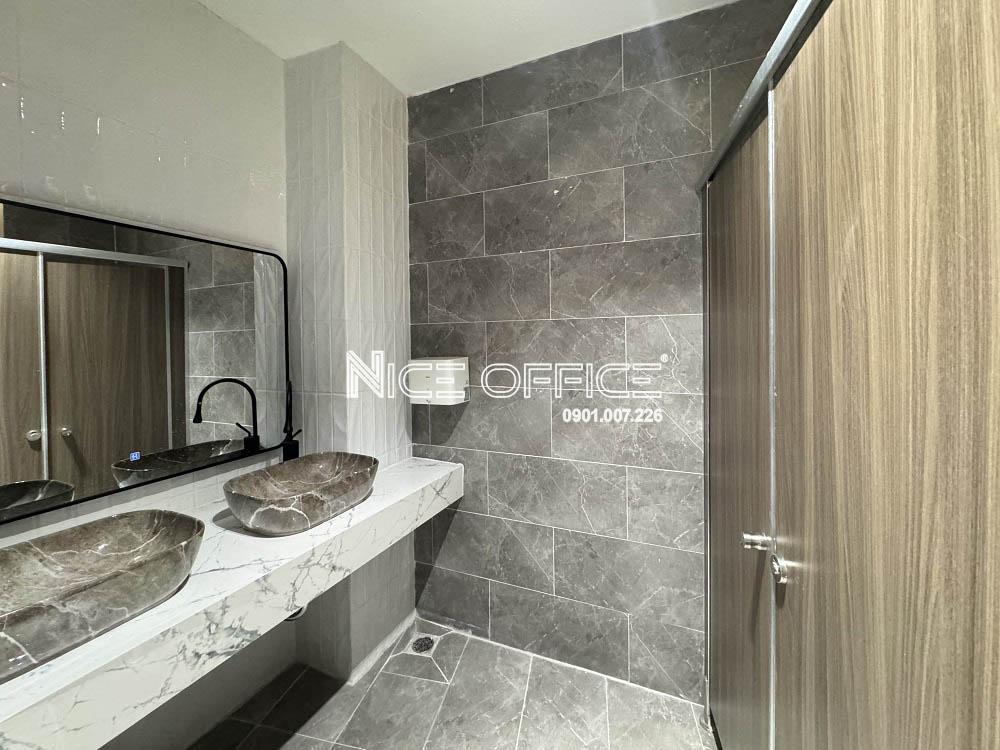 nha-ve-sinh-nu-tai-dashaus-the-interlace