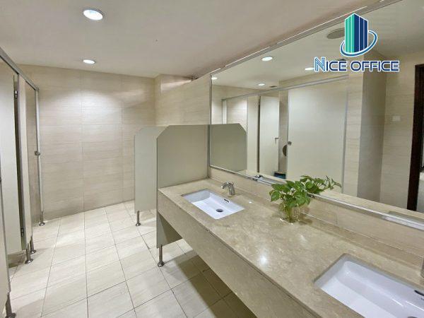 Toilet Nam tại tòa nhà An Phú Plaza