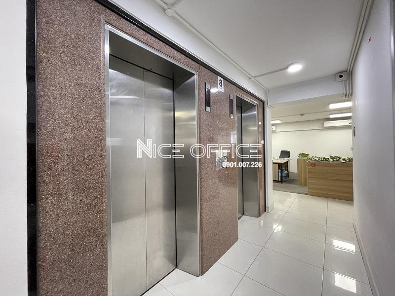 2-thang-may-tai-toa-nha-vno-building