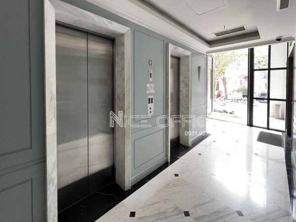 Thang máy tại tòa nhà Lafayette De Saigon