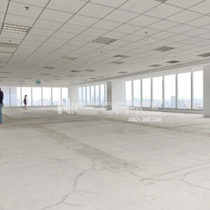 Khách hàng khảo sát mặt bằng trống thực tế tại tòa nhà Viettel Tower A