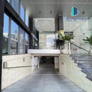 Lối xuống hầm xe tại tòa nhà IOS Building