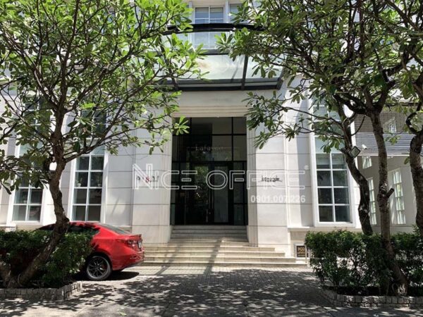 Mặt tiền tòa hà Lafayette De Saigon