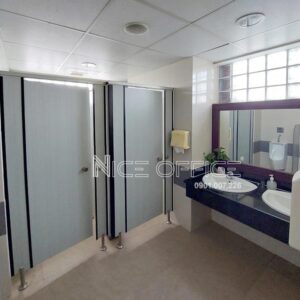 Nhà vệ sinh tại mỗi tầng tòa nhà Rosana Tower