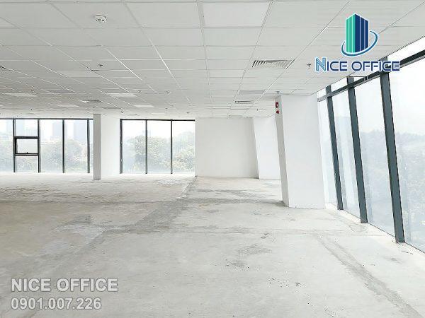 Cienco 4 Building có thiết 4 mặt kính bao quanh tòa nhà đón được nhiều ánh sáng vào văn phòng