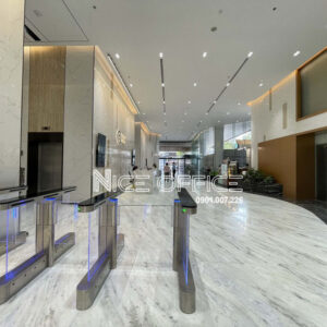 Cổng ra vào dùng thẻ từ tại Centre Point Tower