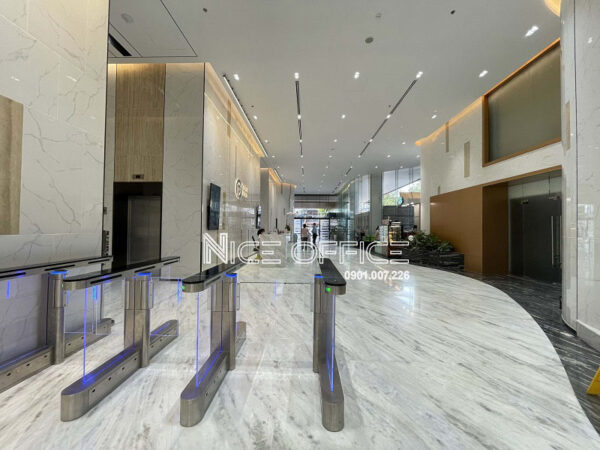 Cổng ra vào dùng thẻ từ tại Centre Point Tower