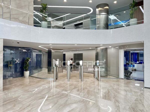 Cổng ra vào văn phòng dùng thẻ từ tại Alpha Tower