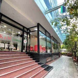 Cổng vào tòa nhà K&M Tower
