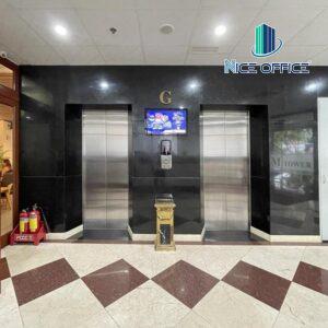 Hai thang máy tại tòa nhà K&M Tower
