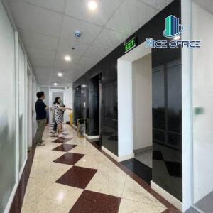 Hai thang máy tại tòa nhà KM Tower