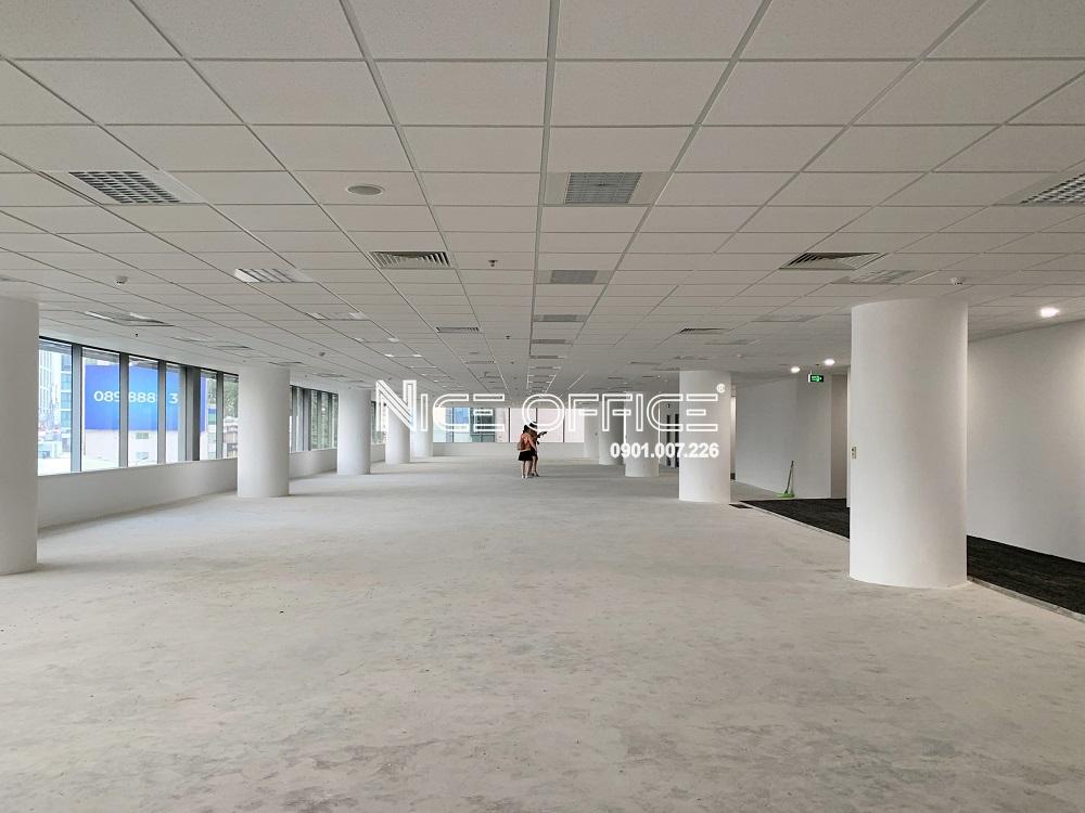 khach-hang-khao-sat-mat-bang-600m2-tai-toa-nha-centre-point-tower