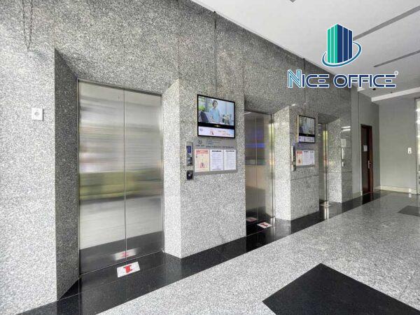 Khu vực 3 thang máy tốc độ cao tại tòa nhà Mộc Gia Nguyễn Oanh