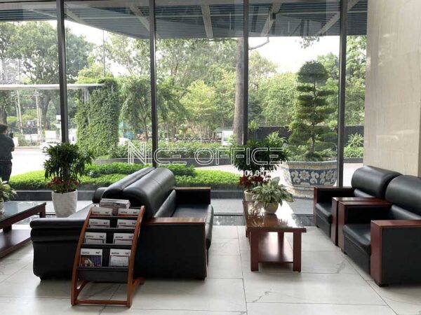 Khu vực chờ tại sảnh trệt tòa nhà TTC Building
