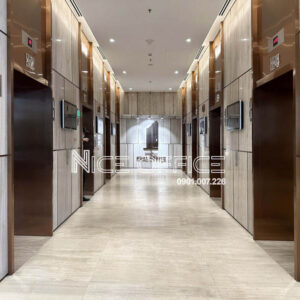 Khu vực thang máy tốc độ cao tại tòa nhà Opal Tower